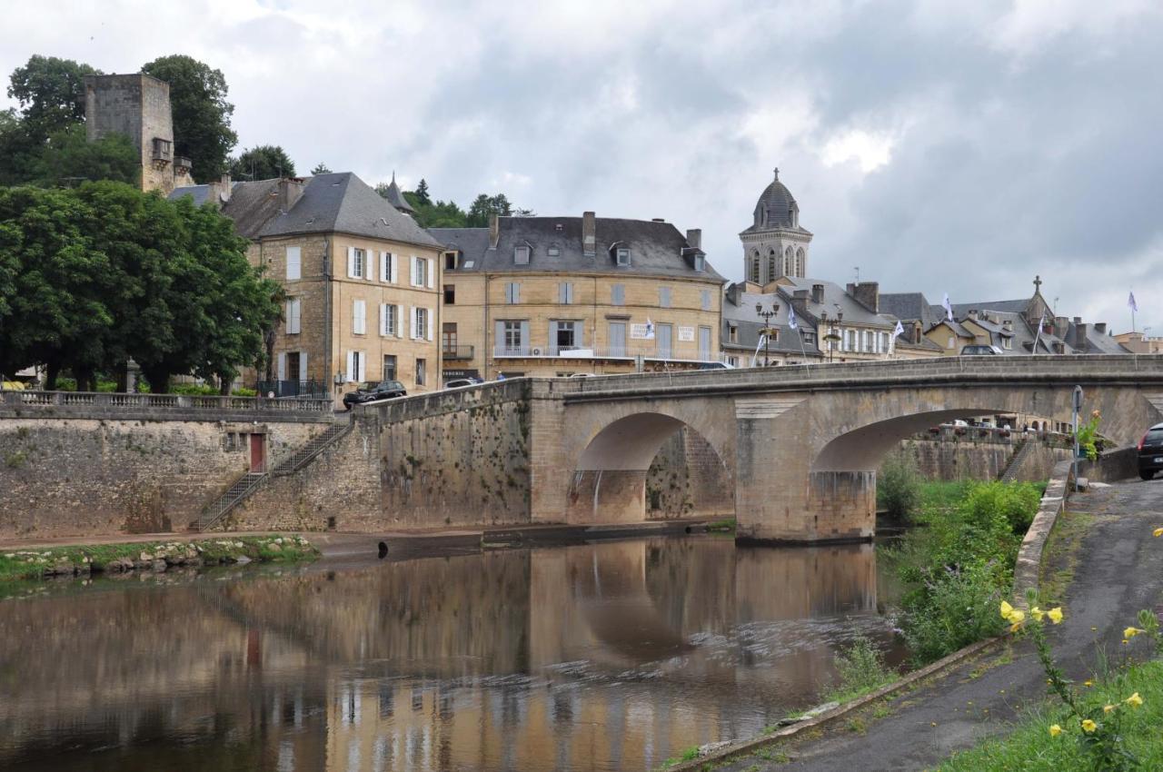 Le Hameau Du Moulin Villa มงทิญญัก ภายนอก รูปภาพ